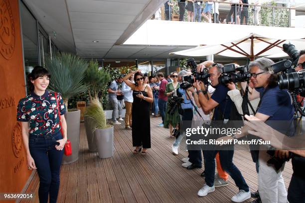 Singer Nolwenn Leroy attends the 2018 French Open - Day Four at Roland Garros on May 30, 2018 in Paris, France.