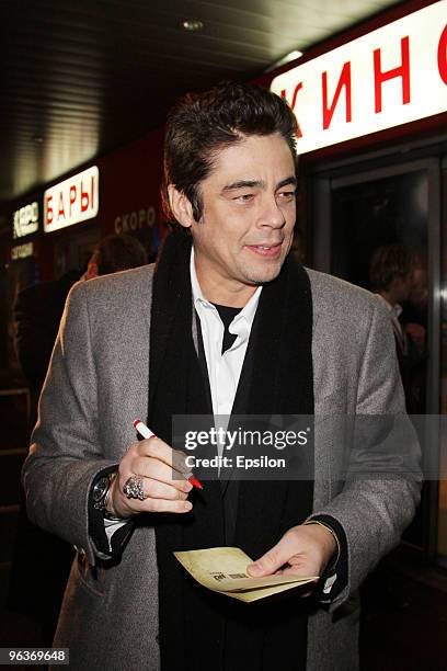 Actor Benicio Del Toro at attends at Russian premiere of 'The Wolfman' on February 2, 2010 in Moscow.