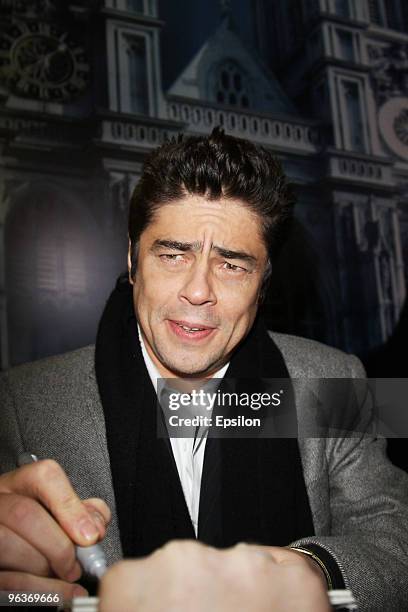 Actor Benicio Del Toro at attends at Russian premiere of 'The Wolfman' on February 2, 2010 in Moscow.