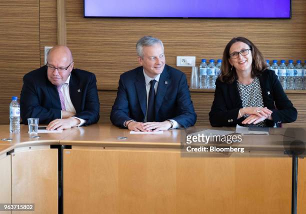 Peter Altmaier, Germany's economy minister, left, Bruno Le Maire, Frances finance minister, center, and Cecilia Malmstrom, European Union trade...