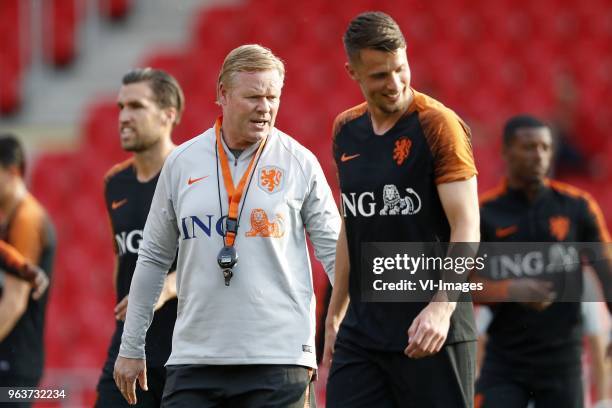 Kevin Strootman of Holland, coach Ronald Koeman of Holland, Hans Hateboer of Holland during a training session prior to the International friendly...