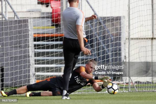 Goalkeeper trainer Patrick Lodewijks of Holland, goalkeeper Jasper Cillessen of Holland during a training session prior to the International friendly...