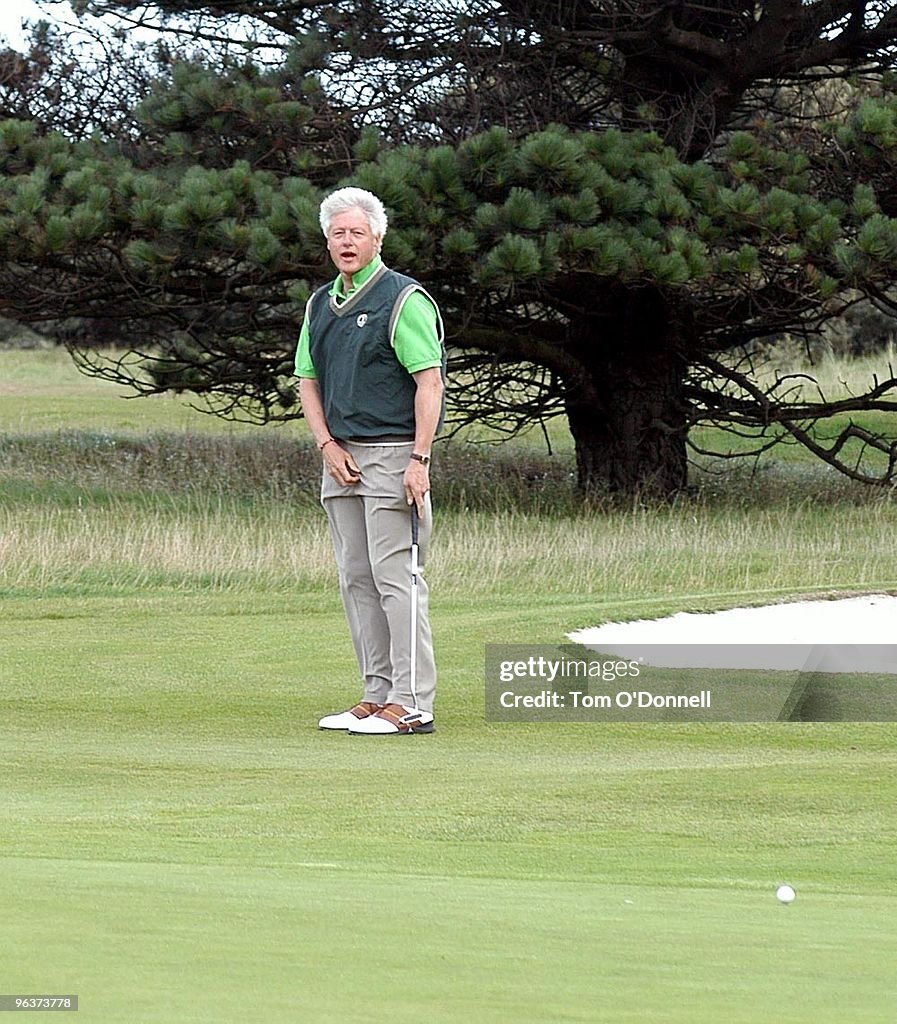 Bill Clinton Plays Golf In Dublin - August 25, 2004