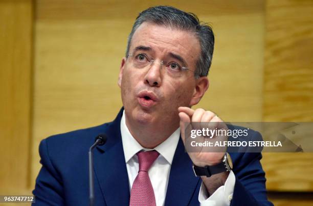 Alejandro Inflation 867 Alejandro De Leon Stock Photos, High-Res Pictures, and Images ...