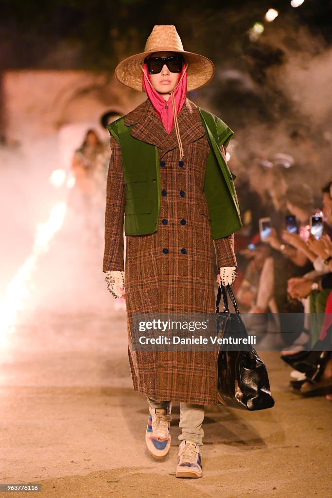 Gucci Cruise 2019 - Fashion Show