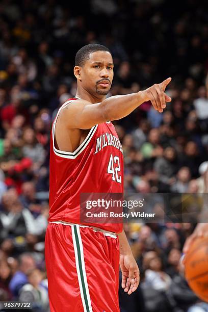 Charlie Bell of the Milwaukee Bucks points during the game against the Golden State Warriors at Oracle Arena on January 15, 2010 in Oakland,...