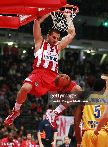 Linas Kleiza, #11 of Olympiacos Piraeus in action during the Euroleague Basketball 2009-2010 Last 16 Game 2 between Olympiacos Piraeus vs BC Khimki...