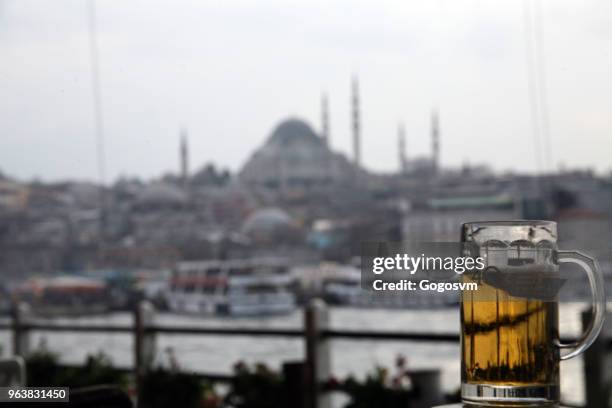 mezquita de soleimán el magnífico, istanbul - plaza eminonu fotografías e imágenes de stock