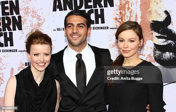 Actors Karoline Schuch, Elyas M'Barek and Mina Tander attend the 'Zeiten Aendern Dich' German Premiere on February 3, 2010 in Berlin, Germany.