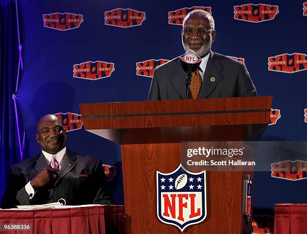 53 Dr David Satcher Stock Photos, HighRes Pictures, and Images Getty