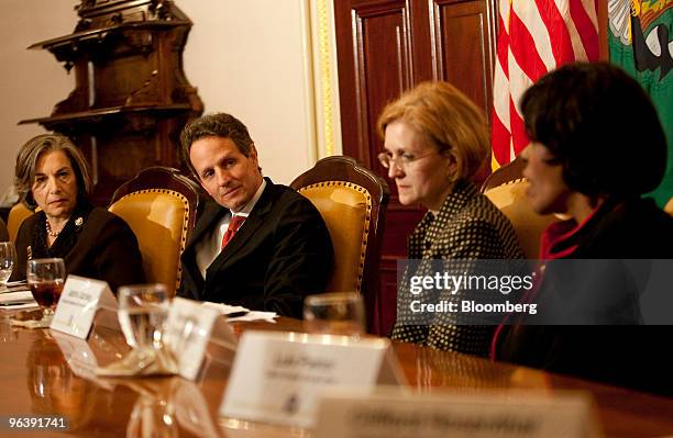 Representative Janice Schakowsky, a Democrat from Illinois, left to right, Timothy Geithner, U.S. Treasury secretary, and Jeannine Jacokes, senior...