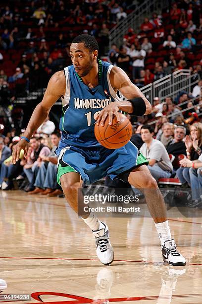 Wayne Ellington of the Minnesota Timberwolves moves the ball to the basket during the game against the Houston Rockets on January 13, 2010 at the...