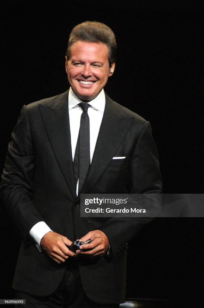 Luis Miguel In Concert - Orlando, Florida