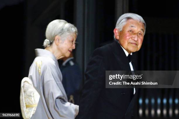 Emperor Akihito and Empress Michiko leave after seeing off Vietnamese President Tran Dai Quang and his wife Nguyen Thi Hien following the State...