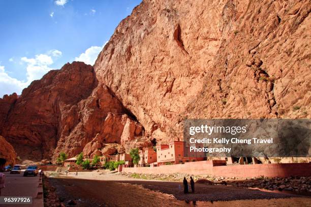 todra gorge - todra gorge stock pictures, royalty-free photos & images