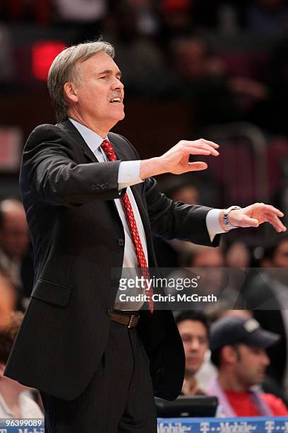 Head coach Mike D'Antoni of the New York Knicks gives instructions against the Washington Wizards at Madison Square Garden February 3, 2010 in New...