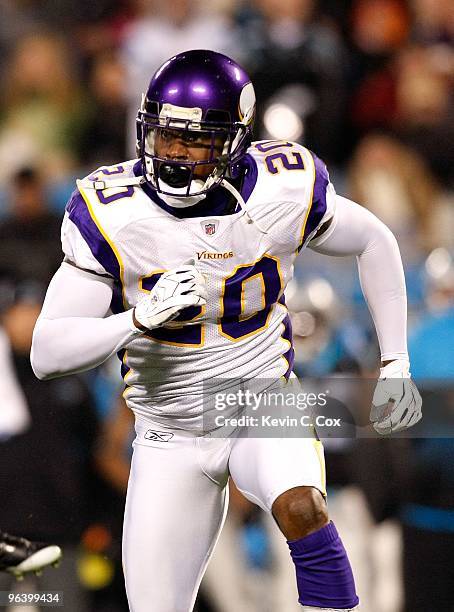 Madieu Williams of the Minnesota Vikings against the Carolina Panthers at Bank of America Stadium on December 20, 2009 in Charlotte, North Carolina.