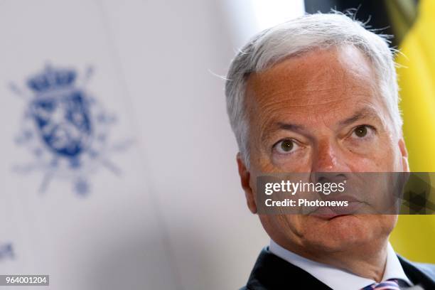 - Le Vice-Premier Ministre et Ministre des Affaires étrangères Didier Reynders reçoit une délégation de l'opposition syrienne présidée par M. Nasr...