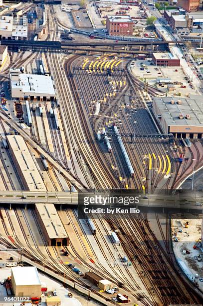 chicago's system of railroad seen from the air - ken ilio stock pictures, royalty-free photos & images