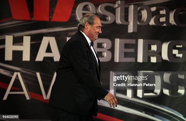 Sir John Anderson walks up to accept the SPARC Leadership Award during the 2009 Halberg Awards at Sky City on February 4, 2010 in Auckland, New...