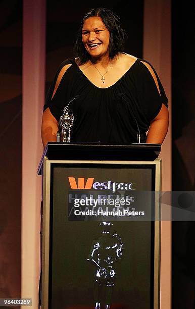 Valerie Vili accepts her award for Sportswoman of the Year at the 2009 Halberg Awards at Sky City on February 4, 2010 in Auckland, New Zealand.
