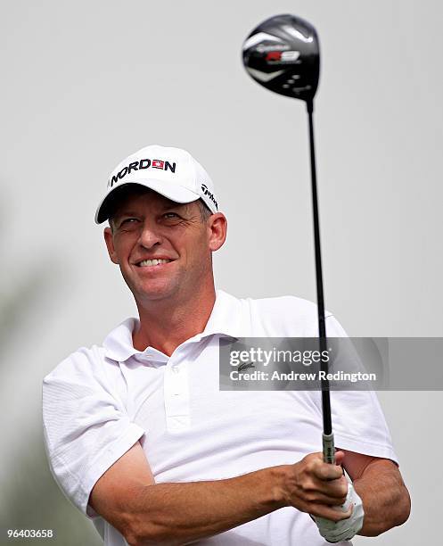 Anders Hansen of Denmark hits his tee-shot on the ninth hole during the first round of the Omega Dubai Desert Classic on February 4, 2010 in Dubai,...