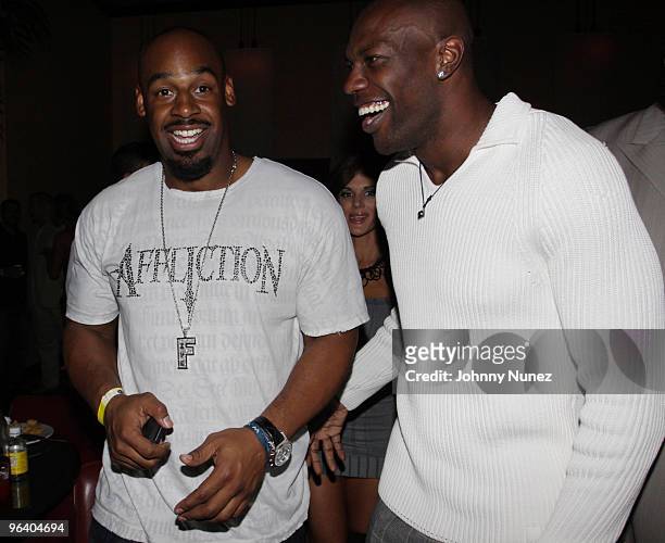 Players Donovan McNabb and Terrell Owens attend the Moves Magazine Annual Super Bowl Gala on February 3, 2010 in Hallandale, Florida.