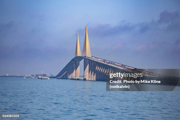 sunshine skyway bridge - sunshine skyway bridge 個照片及圖片檔