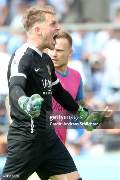 Daniel Batz of 1.FC Saarbruecken during the Third League Playoff Leg 2 match between TSV 1860 Muenchen and 1.FC Saarbruecken at Stadion an der...