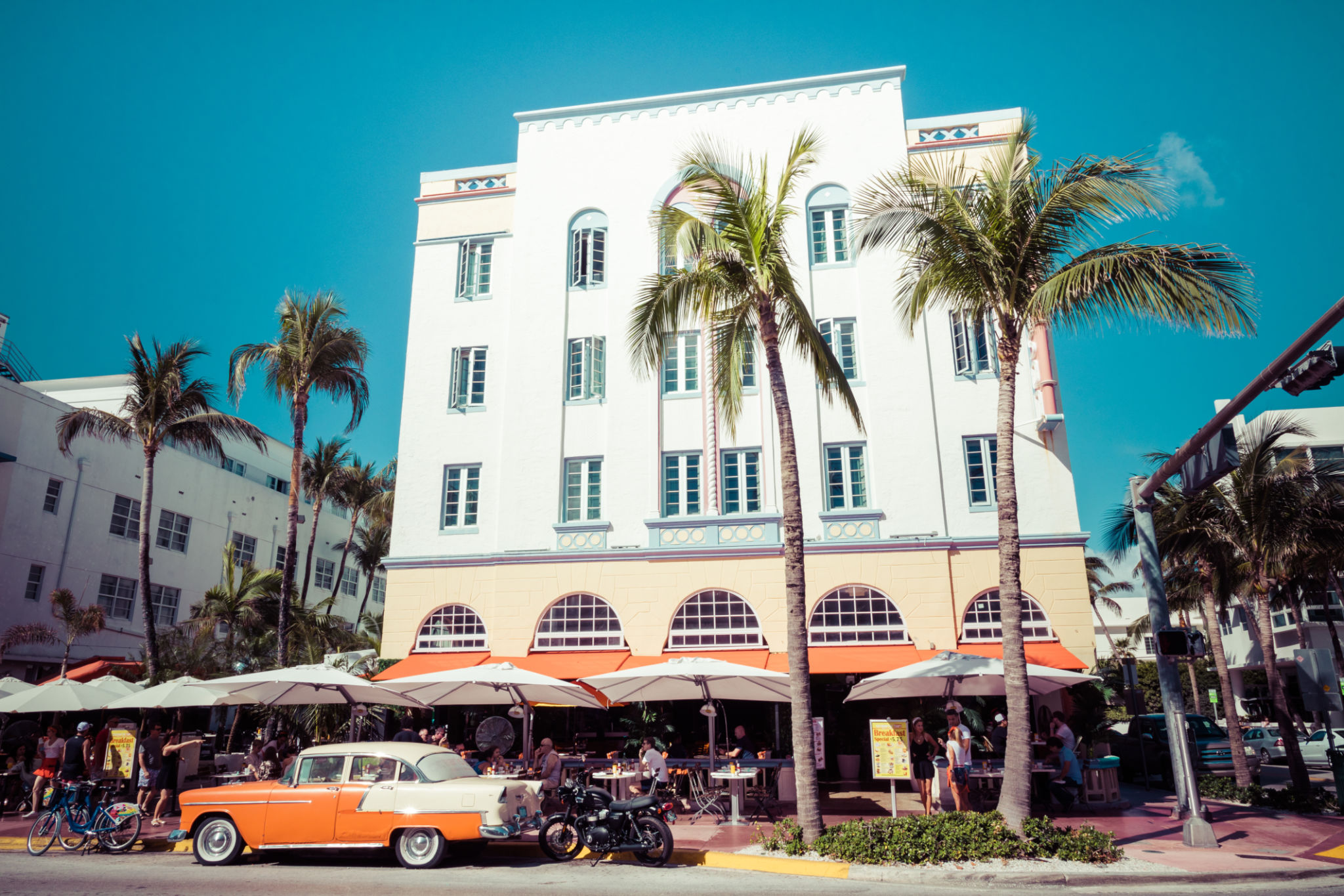 art deco hotel
