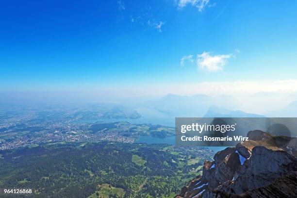 panorama view from mount pilatus on lake lucerne, switzerland - onda de calor miragem - fotografias e filmes do acervo