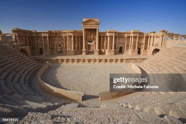 syria, palmyra archaeological site - palmyra stock-fotos und bilder