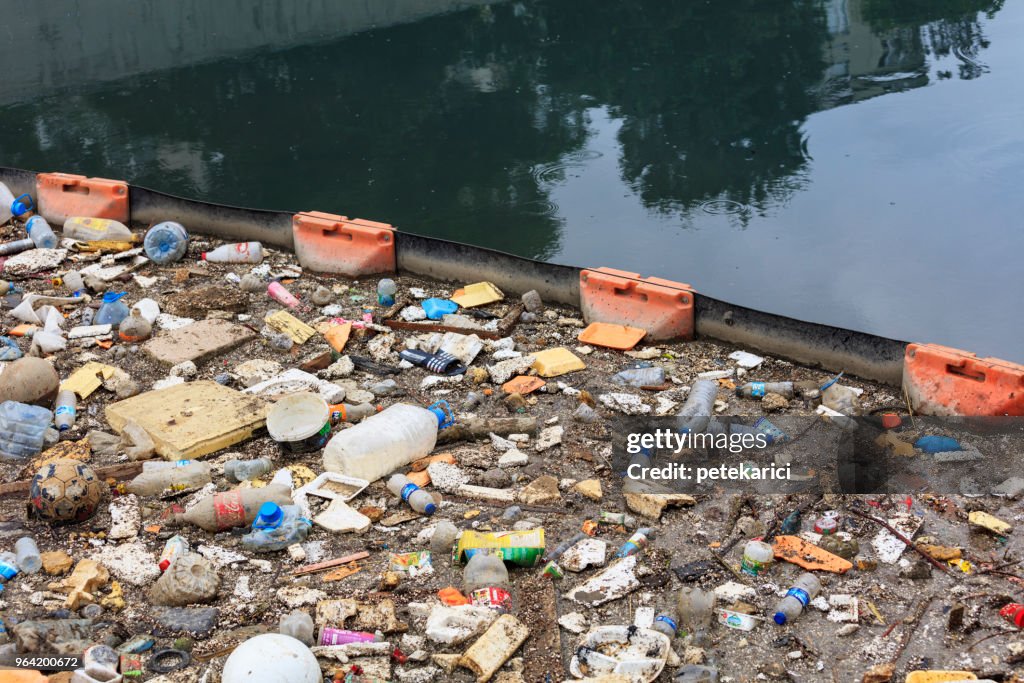 Contaminación Del Agua Contaminación De Los Mares Foto de stock - Getty  Images