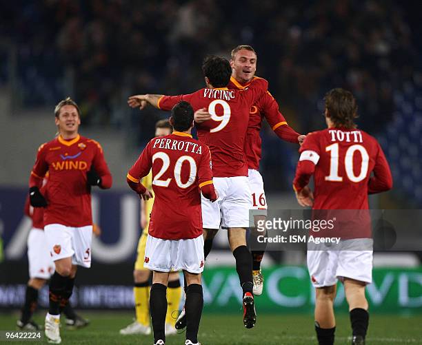 Philippe Mexes, Simone Perrotta, Mirko Vucinic, Daniele De Rossi and Francesco Totti of AS Roma celebrate the opening goal during the Tim Cup match...