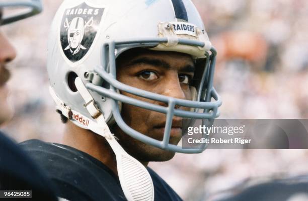 Marcus Allen of the Los Angeles Raiders looks on during a circa 1980s game at Los Angeles Memorial Coliseum in Los Angeles, California.