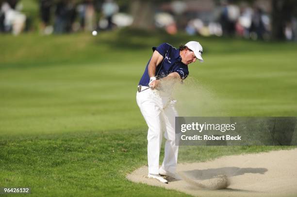 Farmers Insurance Open: Phil Mickelson in action from bunker during Sunday play at Torrey Pines GC. La Jolla, CA 1/31/2010 CREDIT: Robert Beck