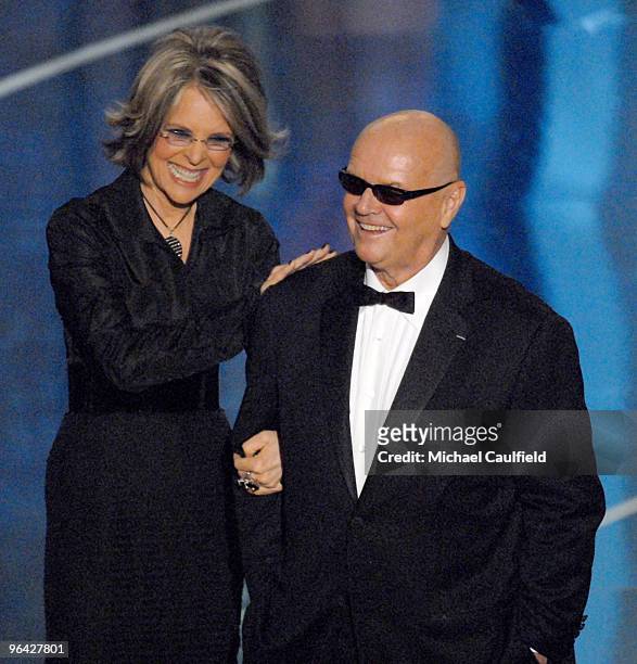 Diane Keaton and Jack Nicholson present Best Picture award