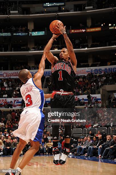 Derrick Rose of the Chicago Bulls takes a jump shot against Sebastian Telfair of the Los Angeles Clippers during the game at Staples Center on...