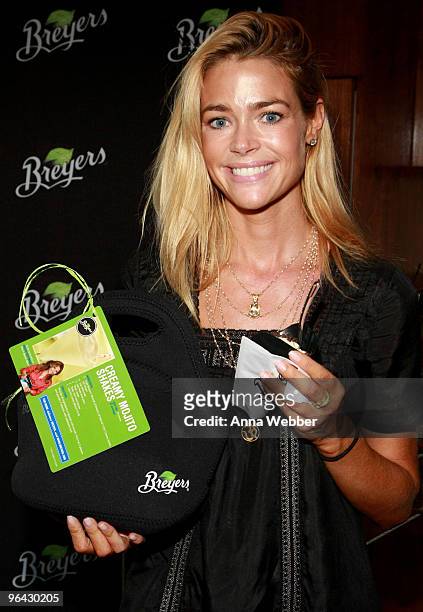 Denise Richards attends the Breyers' booth at the Kari Feinstein Primetime Emmy Awards style lounge at Zune LA on September 18, 2009 in Los Angeles,...