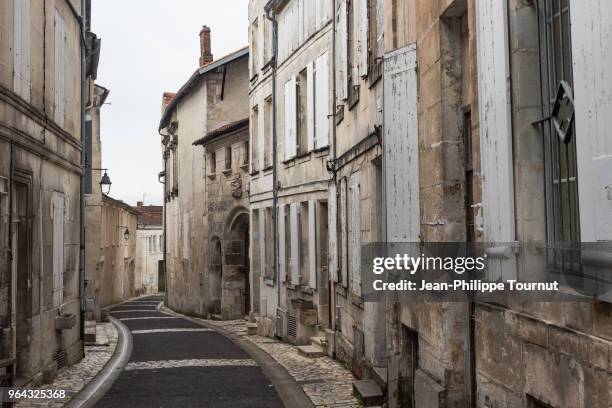 street in cognac, charente, france - charente foto e immagini stock