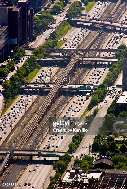 traffic on an expressway - ken ilio stock pictures, royalty-free photos & images