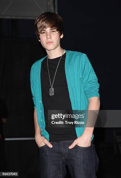 Justin Bieber poses backstage prior to the Pepsi Super Bowl Fan Jam on February 4, 2010 in Miami Beach, Florida.