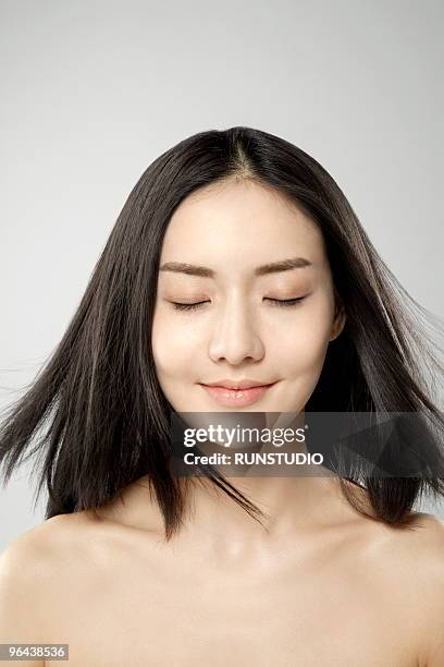 beauty care - straight hair foto e immagini stock