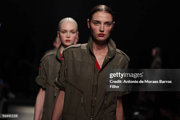 Models walk the runway at the Josephus Thimister Haute-Couture fashion show during Paris Fashion Week Spring/Summer 2010 at the Palais De Tokyo on...