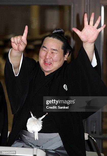 Asashoryu celebrates winning the Grand Sumo Autumn Tournament at Ryogoku Kokugikan on September 25, 2005 in Tokyo, Japan. Asashoryu won six...