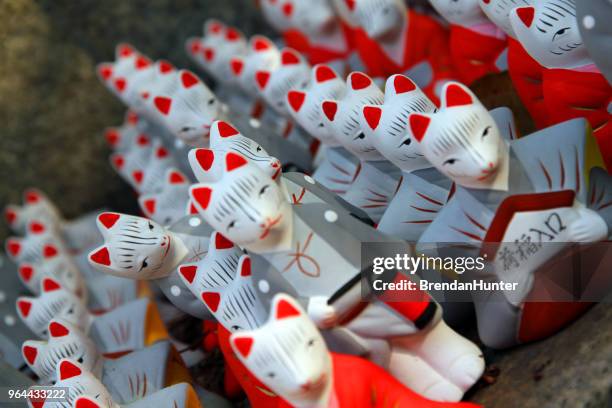 foxy miliz - fetisch religiöser gegenstand stock-fotos und bilder