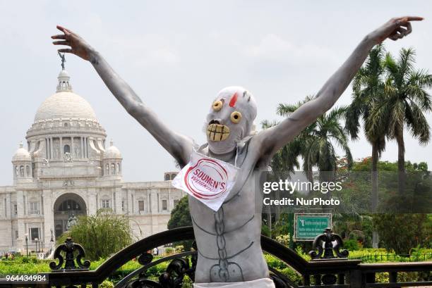 Indian Student part in the rally at front of Victoria Memorial Hall during The Anti Tobacco Rally at the World No Tobacco day on May 31,2018 in...