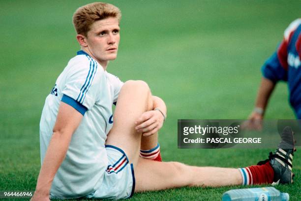 Photo taken on August 12, 1990 shows France's defender Emmanuel Petit during a training session in Clairefontaine as part of the team's preparation...