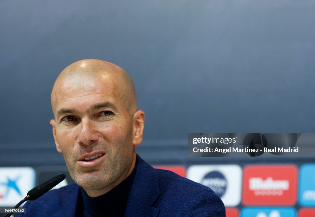 Zinedine Zidane Steps Down as Manager of Real Madrid