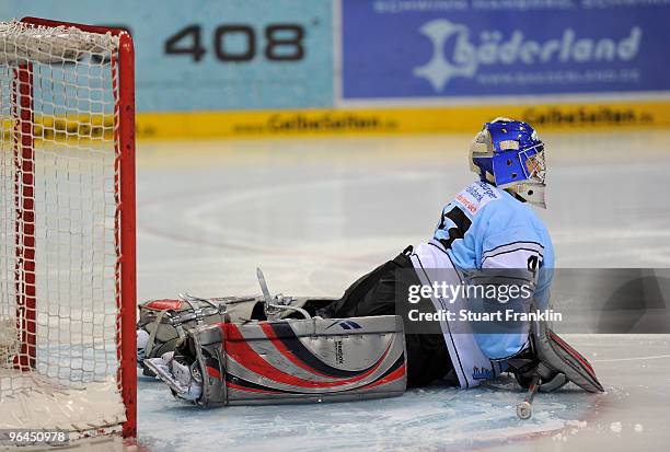 Robert Goepfert of Hamburg looks dejected during the DEL match between Hamburg Freezers and Frankfurt Lions at the Color Line Arena on February 5,...